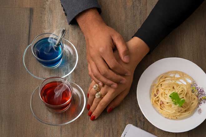 <b> There's a tea for every shade of love </b> <br>Love is a spectrum, and infinitea has something special for all of it.